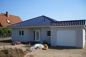 Einfamilienhaus mit Garage