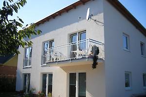 Neubau Wohnhaus mit Balkon